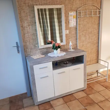 Obstbau Und Gaestezimmer Stani *