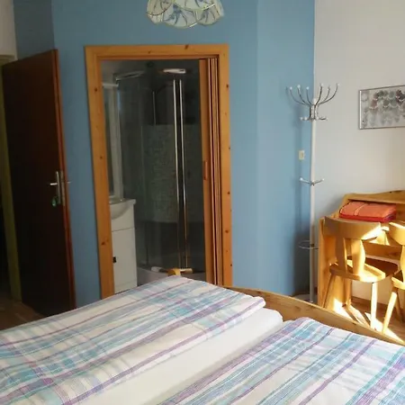 民宿 Obstbau Und Gaestezimmer Stani 绍萨尔地区基策克