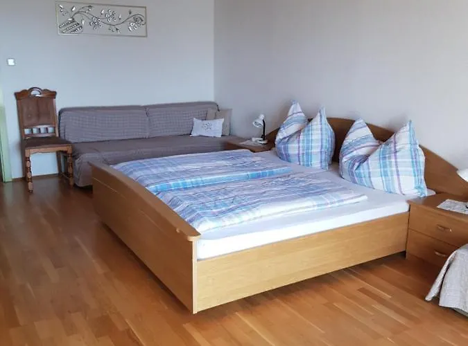 Obstbau Und Gaestezimmer Stani Kitzeck im Sausal