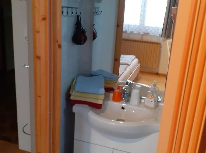 Obstbau Und Gaestezimmer Stani 民宿 绍萨尔地区基策克